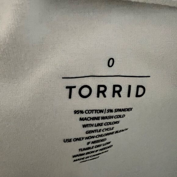 NWT Torrid Womens White Shorts Size 0 - Picture 3 of 4